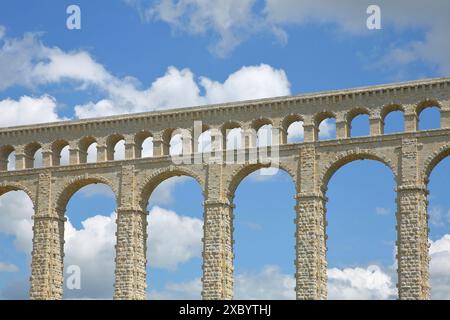 Aqueduc de Roquefavour construit en 1847 par canal de Marseille, viaduc, arcades, Ventabren, Bouches-du-Rhône, Provence, France Banque D'Images