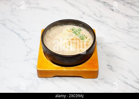 Perilla Seed Sujebi mis sur fond lumineux. Banque D'Images