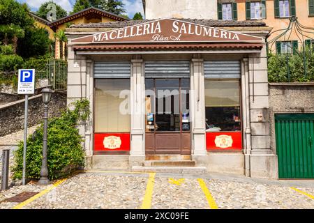 Boucherie et épicerie fine sur le rivage à Tremezzo, Lombardie, Italie. Banque D'Images