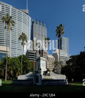 Horizon de Sydney depuis les jardins botaniques royaux, la fontaine du gouverneur Phillip, Aurora place, Governor Phillip et Macquarie Tower et Quay Quarter Tower Banque D'Images