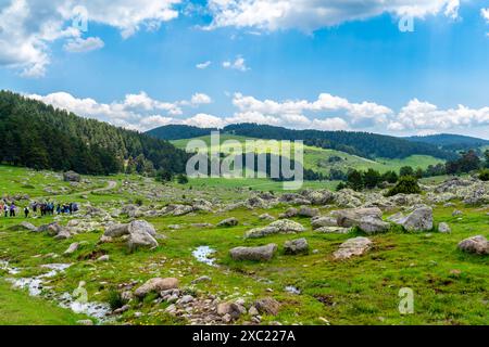 Les gens en trekking et autour de Kasimlar et Hidirlar plateau , Kizilcahamam, Ankara, Turquie Banque D'Images