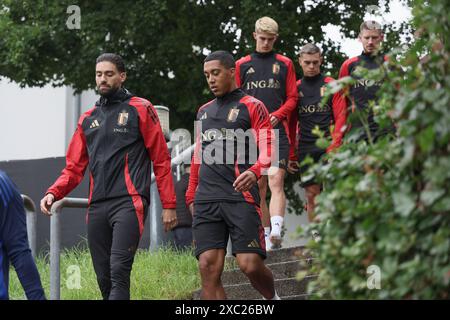 Freiberg, Allemagne. 14 juin 2024. Les joueurs belges arrivent pour une séance d'entraînement de l'équipe nationale belge de football Red Devils, vendredi 14 juin 2024 à leur camp de base à Freiberg am Neckar, en Allemagne, en préparation des Championnats d'Europe de football UEFA Euro 2024. Les Red Devils jouent dans le groupe F aux Championnats d'Europe Euro 2024 en Allemagne. BELGA PHOTO BRUNO FAHY crédit : Belga News Agency/Alamy Live News Banque D'Images