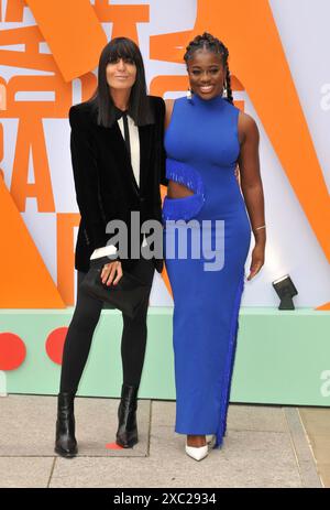 Claudia Winkleman et Clara AmfoLa Royal Academy of Arts Summer Exhibition 2024 Preview party, Royal Academy of Arts, Burlington House, Piccadilly, o Banque D'Images