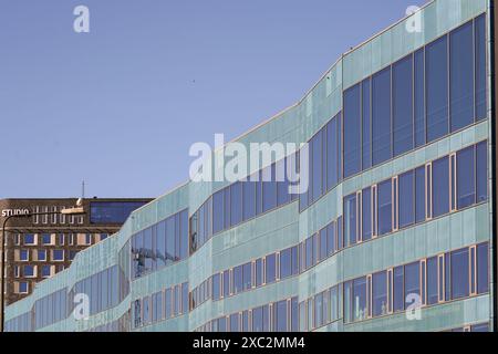 Orkanen bâtiment de l'Université Malmö, Suède dans la zone portuaire. Il abrite la bibliothèque et le centre de formation des enseignants. Banque D'Images