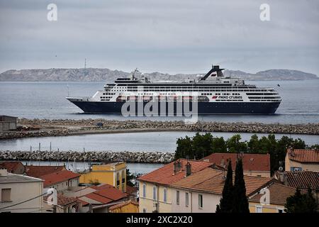 Marseille, France. 14 juin 2024. Le navire de croisière Vasco Da Gama arrive au port méditerranéen français de Marseille. Crédit : SOPA images Limited/Alamy Live News Banque D'Images