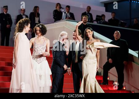 CANNES, FRANCE - 19 MAI : Dennis Quaid, demi Moore Margaret Qualley assistent au tapis de la substance au Festival de Cannes 2024, à Cann Banque D'Images