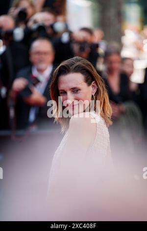 CANNES, FRANCE - 23 MAI : Camille Cottin assiste au tapis rouge de L'amour Ouf au Festival de Cannes 2024, à Cannes, France(photo Giovan Banque D'Images