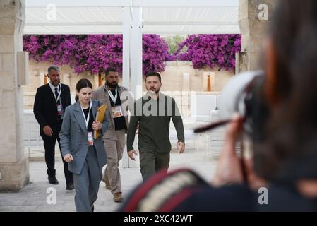 Sommet G7, Borgo Egnaza, Italie. Président ukrainien Volodymyr Zelenskyy (R). 13.06.2024 Borgo Egnaza, Italie. Crédit photo : Aleksy Witwicki/Sipa USA Banque D'Images