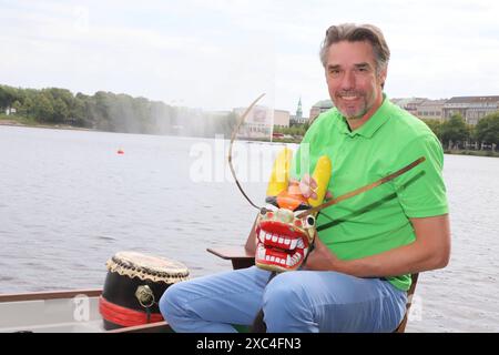 Michael Stich, Drachenbootrennen der Michael Stich Stiftung, Alsterpavillion Hamburg, 14.06.2024 *** Michael Stich, Dragon Boat Race of the Michael Stich Foundation, Alsterpavillion Hamburg, 14 06 2024 Copyright : xx Banque D'Images