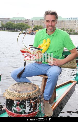 Michael Stich, Drachenbootrennen der Michael Stich Stiftung, Alsterpavillion Hamburg, 14.06.2024 *** Michael Stich, Dragon Boat Race of the Michael Stich Foundation, Alsterpavillion Hamburg, 14 06 2024 Copyright : xx Banque D'Images