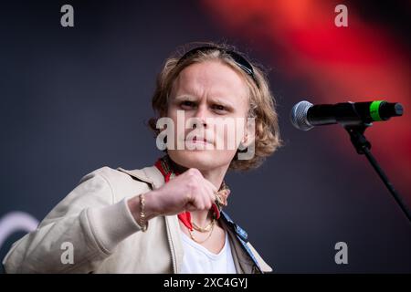 Trondheim, Norvège. 08 juin 2024. Le groupe de rock norvégien Kakkmaddafakka donne un concert en direct lors du festival de musique norvégien Neon Festival 2024 à Trondheim. Banque D'Images