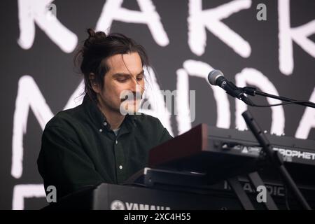 Trondheim, Norvège. 08 juin 2024. Le groupe de rock norvégien Kakkmaddafakka donne un concert en direct lors du festival de musique norvégien Neon Festival 2024 à Trondheim. Banque D'Images