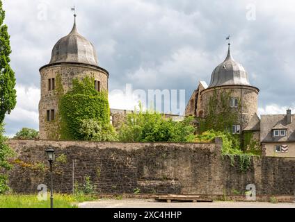 Beberbeck, Sababurg, ruine des Palais mit Ecktürmen von Nordwesten Banque D'Images