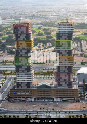 Vue aérienne du nouveau Lusail Marina Twin Tower Lusail Qatar Banque D'Images