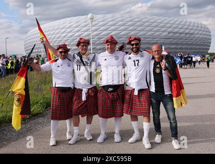 Munich, Allemagne. 14 juin 2024. Fans allemands en kilts lors du match des Championnats d'Europe de l'UEFA à l'Allianz Arena de Munich. Le crédit photo devrait se lire comme suit : David Klein/Sportimage crédit : Sportimage Ltd/Alamy Live News Banque D'Images