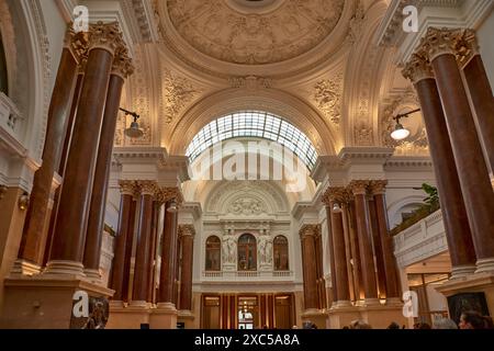 Bruxelles, Belgique ; juin,08,2024;vue intérieure de l'ancienne Bourse de Bruxelles Banque D'Images