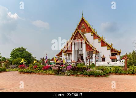 Une photo de la salle Wihan Phra Mongkhon Bophit du temple Wat Phra si Sanphet. Banque D'Images