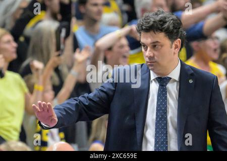 Berlin, Deutschland. 14 juin 2024. GER, Berlin, Alba Berlin vs FC Bayern Basketball, finale des play-off, match 4, BBL, Basketball, Uber Arena, 06/14/2024, Israel Gonzalez (Alba Berlin, entraîneur), crédit : HMB Media/Alamy Live News Banque D'Images