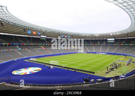 Berlin, Allemagne. 14 juin 2024. Vue panoramique de l'Olympiastadion de Berlin pendant la séance d'entraînement ouverte de l'équipe nationale de Croatie de football avant le match de l'UEFA EURO 2024 contre l'Espagne. Crédit : Oleksandr Prykhodko/Alamy Live News Banque D'Images