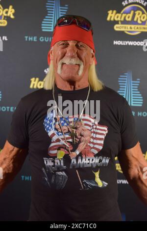Hollywood, Floride, États-Unis. 13 juin 2024. Le lutteur du WWE Hall of Fame Hulk Hogan assiste au lancement de sa « vraie bière américaine » au Guitar Hotel du Seminole Hard Rock Hotel & Casino Hollywood le 13 juin 2024 à Hollywood, en Floride. Crédit : Mpi10/Media Punch/Alamy Live News Banque D'Images