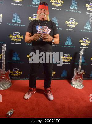 Hollywood, Floride, États-Unis. 13 juin 2024. Le lutteur du WWE Hall of Fame Hulk Hogan assiste au lancement de sa « vraie bière américaine » au Guitar Hotel du Seminole Hard Rock Hotel & Casino Hollywood le 13 juin 2024 à Hollywood, en Floride. Crédit : Mpi10/Media Punch/Alamy Live News Banque D'Images