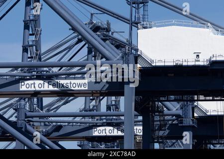 Panneaux au port de Felixstowe, Suffolk, England, United Kingdom Banque D'Images