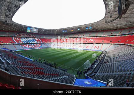 Munich, Allemagne. 14 juin 2024. Cette photo prise le 14 juin 2024 montre la Munich Football Arena avant le match de l'UEFA Euro 2024 Groupe A entre l'Allemagne et l'Écosse à Munich, en Allemagne. Crédit : Zhang Fan/Xinhua/Alamy Live News Banque D'Images