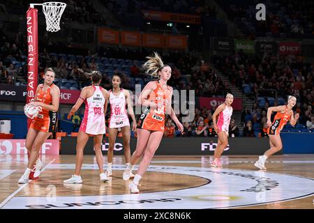 15 juin 2024 ; Ken Rosewall Arena, Sydney, NSW, Australie : Suncorp Super Netball, Giants versus Adelaide Thunderbirds ; Sophie Dwyer des Giants réagit après avoir marqué Banque D'Images