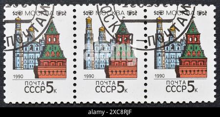 Timbre-poste oblitéré imprimé par l'URSS, qui montre Moscou, vers 1990. Banque D'Images