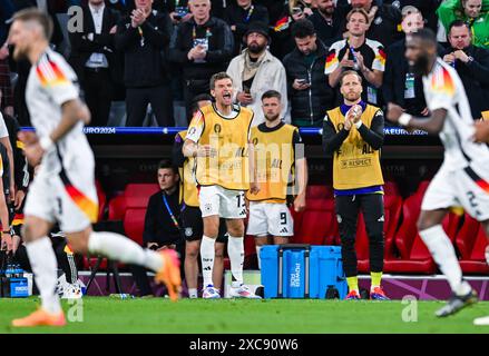 Thomas Mueller Allemagne Feuert Seine Mitspieler lautstark an, UEFA EURO 2024 - Group A, Allemagne vs Ecosse, Fussball Arena München AM 14. Juin 2024 à München, Deutschland. Foto von Silas Schueller/DeFodi images Thomas Mueller Allemagne applaudit à ses coéquipiers, UEFA EURO 2024 - Groupe A, Allemagne vs Écosse, Munich Football Arena le 14 juin 2024 à Munich, Allemagne. Photo de Silas Schueller/DeFodi images Defodi-738 738 GERSCO 20240614 409 *** Thomas Mueller Allemagne encourage vivement ses coéquipiers, UEFA EURO 2024 Groupe A, Allemagne vs Écosse, Munich Football Arena le 14 juin 2024 à Munich, Allemagne Banque D'Images