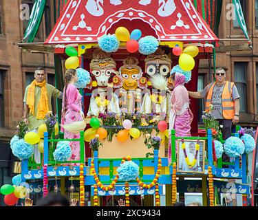 Glasgow, Écosse, Royaume-Uni. 15 juin 2024 : Rathayatra, Hare Krishna Festival of chariots a fait son chemin comme une procession à travers les rues du centre-ville pour des événements culturels sur Glasgow Green. Crédit Gerard Ferry /Alamy Live News Banque D'Images