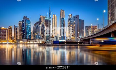 La baie d'affaires de dubaï la nuit, Émirats arabes Unis Banque D'Images