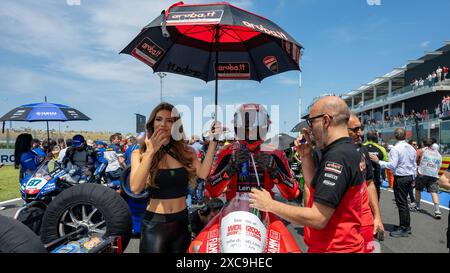 Misano, Italie. 15 juin 2024. NÂ°11 Nicolo Bulega ITA Ducati Panigale V4R ARUBA. IT Racing pendant SBK - SuperPole et course 1 Pirelli Emilia-Romagna Round, World Superbike - SBK course à Misano, Italie, 15 juin 2024 crédit : Agence photo indépendante/Alamy Live News Banque D'Images