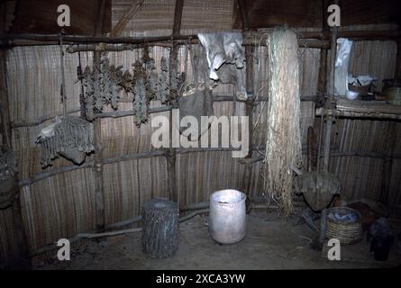 Jamestown, va États-Unis 9/1993. Jamestown a été la première colonie réussie d'Angleterre en Virginie ; elle est arrivée à leur emplacement choisi sur la rivière James le 13 mai 1607, où trois navires, le Susan constant, Godspeed et Discovery, affrété par la Virginia Company de Londres pour y installer leurs 104 passagers (dont un mort pendant le voyage) et un complément de 39 militaires-tous les 143 étaient des hommes. Banque D'Images