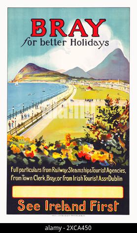 Une vue sur la promenade de Bray, le promontoire et le pain de sucre dans le comté de Wicklow, Irlande. Le tableau d'un artiste inconnu a été utilisé sur une affiche publicitaire du milieu du XXe siècle par l'Association touristique irlandaise. Banque D'Images