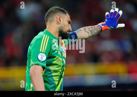 Dortmund, Allemagne. 15 juin 2024. L'Italien Gianluigi Donnarumma lors du match de l'UEFA Euro 2024 opposant l'Italie et l'Albanie, Groupe B, date 1, a joué au BVB Stadion le 15 juin 2024 à Dortmund, Allemagne. (Photo de Sergio Ruiz/PRESSINPHOTO) crédit : AGENCE SPORTIVE PRESSINPHOTO/Alamy Live News Banque D'Images