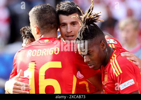 Berlin, Allemagne. 15 juin 2024. BERLIN, ALLEMAGNE - 15 JUIN : Alvaro Morata, d'Espagne, a marqué et célèbre avec ses coéquipiers Rodri, d'Espagne. Et l'Espagnol Nico Williams lors du match Groupe B - UEFA EURO 2024 entre l'Espagne et la Croatie à l'Olympiastadion le 15 juin 2024 à Berlin, Allemagne. (Photo de Peter Lous/BSR Agency) crédit : BSR Agency/Alamy Live News Banque D'Images