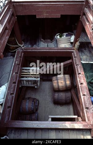 Jamestown, va États-Unis 9/1993. Jamestown a été la première colonie réussie d'Angleterre en Virginie ; elle est arrivée à leur emplacement choisi sur la rivière James le 13 mai 1607, où trois navires, le Susan constant, Godspeed et Discovery, affrété par la Virginia Company de Londres pour y installer leurs 104 passagers (dont un mort pendant le voyage) et un complément de 39 militaires-tous les 143 étaient des hommes. Banque D'Images