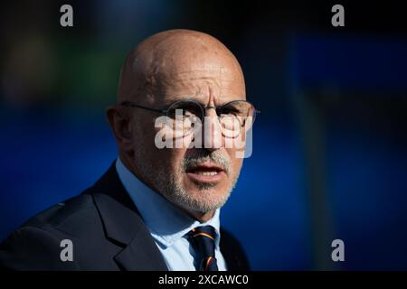 Berlin, UEFA Euro 2024 Groupe B match entre l'Espagne et la Croatie à Berlin. 15 juin 2024. Luis de la Fuente, entraîneur-chef de l'Espagne, est vu lors du match UEFA Euro 2024 Groupe B entre l'Espagne et la Croatie à Berlin, Allemagne, le 15 juin 2024. Crédit : Xiao Yijiu/Xinhua/Alamy Live News Banque D'Images