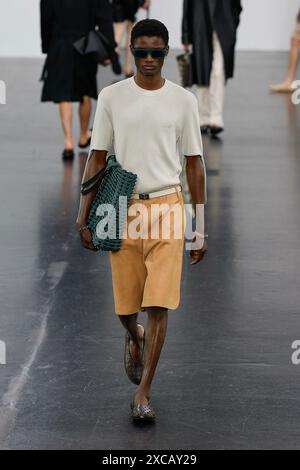 FENDI menÄôs défilé printemps/été 2025 pendant la semaine de la mode de Milan Menswear le 2024 juin - Milan, Italie 15/06/2024 Banque D'Images