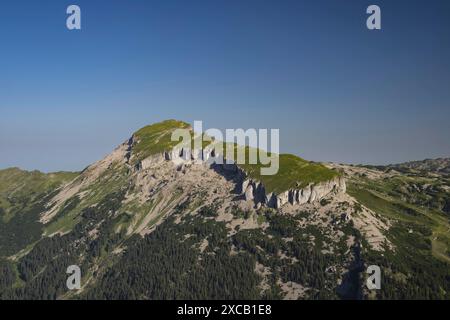 Panorama de montagne de Walmedinger Horn, 1990m, à Hoher Ifen, 2230m, Kleinwalsertal, Vorarlberg, Alpes d'Allgaeu, Autriche Banque D'Images
