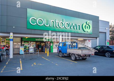Un supermarché Countdown à Paihai, North Island, Nouvelle-Zélande, propriété du géant australien de l'épicerie, Woolworths. Banque D'Images