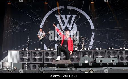 Leicestershire, Royaume-Uni. Samedi 15 juin 2024. While She Sleeps se produit sur la scène Opus au Download Festival de 2024 à Donington Park. Crédit : Jon Harris/Alamy Live News Banque D'Images