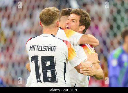 Niclas Füllkrug, DFB 9 célèbre son but hors jeu, heureux, rire, célébration, avec Thomas Müller, Mueller, DFB 13 dans le match en phase de groupes ALLEMAGNE - ECOSSE 5-1 des Championnats d'Europe de l'UEFA 2024 le 14 juin 2024 à Munich, Allemagne. Photographe : Peter Schatz Banque D'Images
