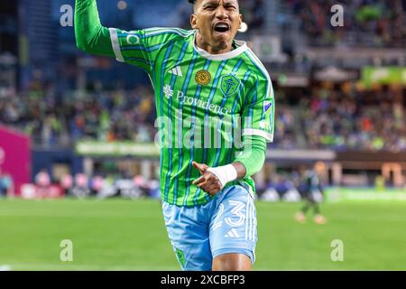 Seattle, Washington, États-Unis. 15 juin 2024. LEO CHU #23, joueur des Seattle Sounders, célèbre marquer le 2e but du match, dans la 2e moitié de la célébration du 50e anniversaire et match Seattle Sounders vs Minnesota United 2-0 le 6-15-24. (Crédit image : © Melissa Levin/ZUMA Press Wire) USAGE ÉDITORIAL SEULEMENT! Non destiné à UN USAGE commercial ! Banque D'Images