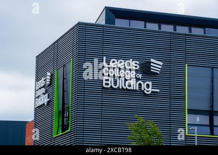 Leeds Angleterre : 3 juin 2024 Leeds College of Building - South Bank Campus. Signalisation extérieure Banque D'Images