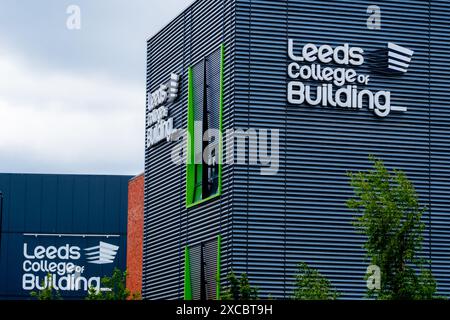 Leeds Angleterre : 3 juin 2024 Leeds College of Building - South Bank Campus. Signalisation extérieure Banque D'Images