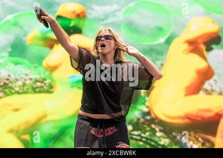 Manchester, États-Unis. 15 juin 2024. Renee Rapp lors du Bonnaroo Music and Arts Festival le 15 juin 2024, à Manchester, Tennessee (photo de Daniel DeSlover/Sipa USA) crédit : Sipa USA/Alamy Live News Banque D'Images