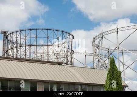 Roma, Italie. 16 avril 2024. Gazometro aperto, Eni in collaborazione con il FAI apre il Gazometro di Roma Ostiense - Roma, Italia - Nella foto il sito industriale durante l'iniziativa e le visite guidate - Domenica 16 Giugno 2024 (foto Valentina Stefanelli/LaPresse) gazomètre ouvert, ENI en collaboration avec la FAI ouvre le gazomètre Roma Ostiense - Rome, Italie - sur la photo le site industriel lors de l'initiative et visites guidées - dimanche 16 juin 2024 (photo Valentina Stefanelli/LaPresse) crédit : LaPresse/Alamy Live News Banque D'Images