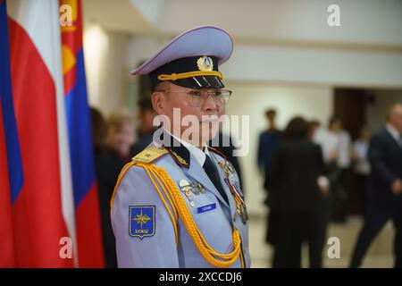 Oulan-Bator, Mongolie. 26 avril 2023. Lors de sa visite au Musée Chinggis Khaan, le Président de la Pologne Duda a reçu l'ordre d'Or du C. Banque D'Images